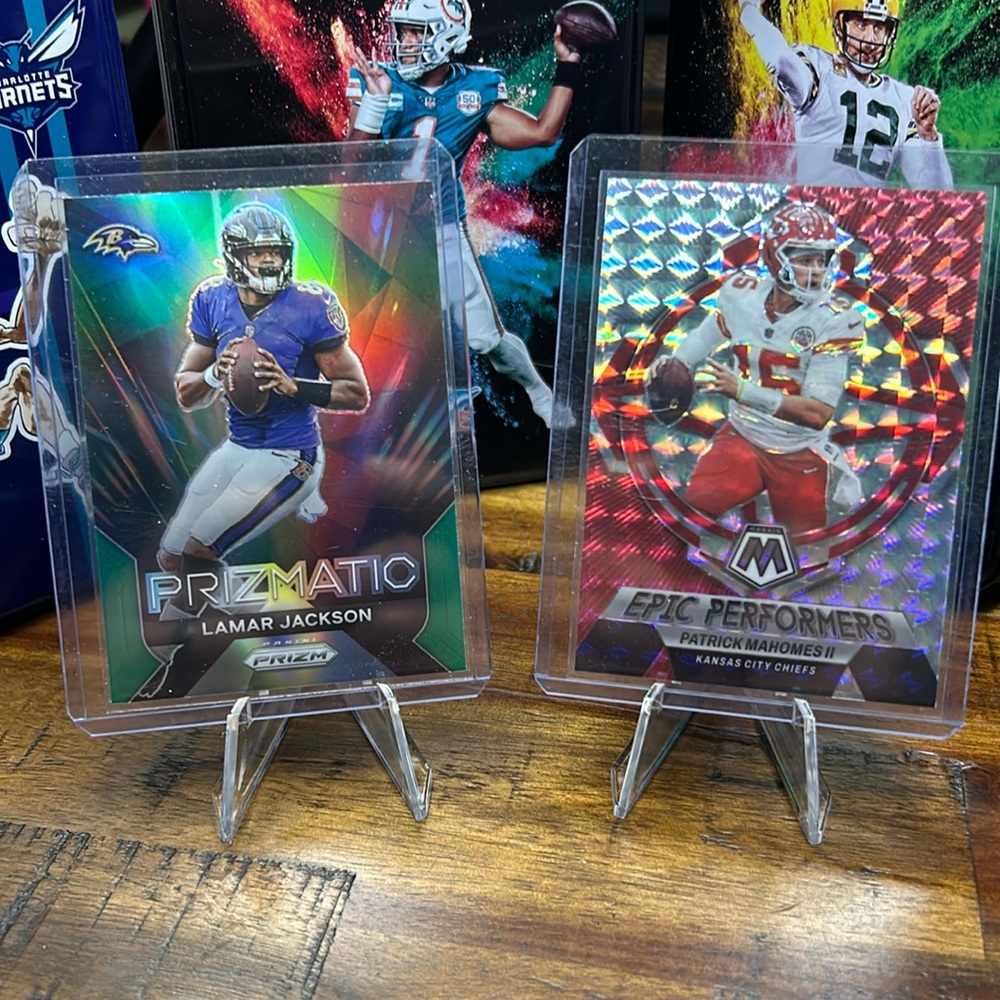 Lamar Jackson,Patrick Mahomes II cards